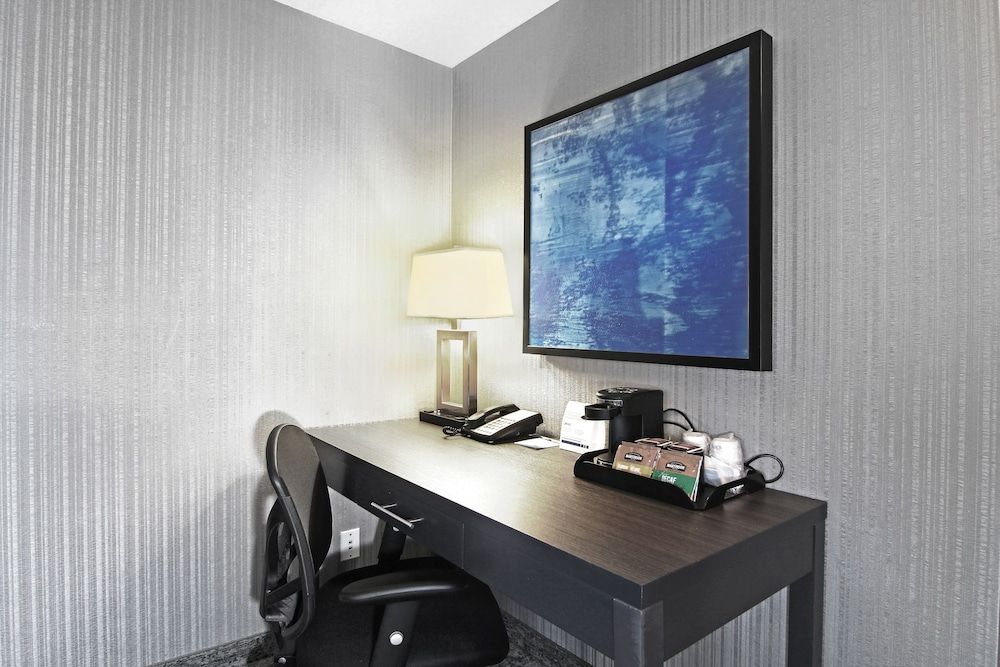 Holiday Inn Express & Suites CALGARY by IHG 2
