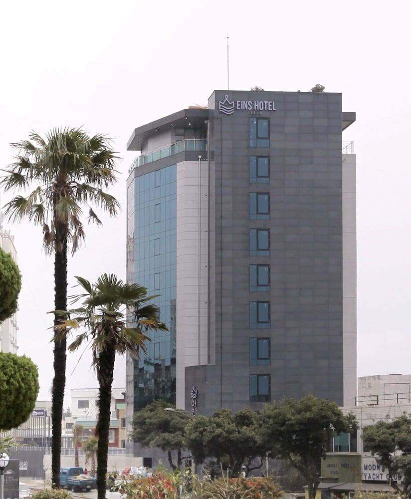 Eins Hotel 1