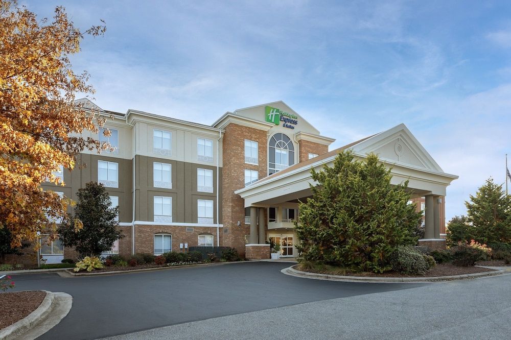 Holiday Inn Express & Suites GREENSBORO - AIRPORT AREA by IHG 1