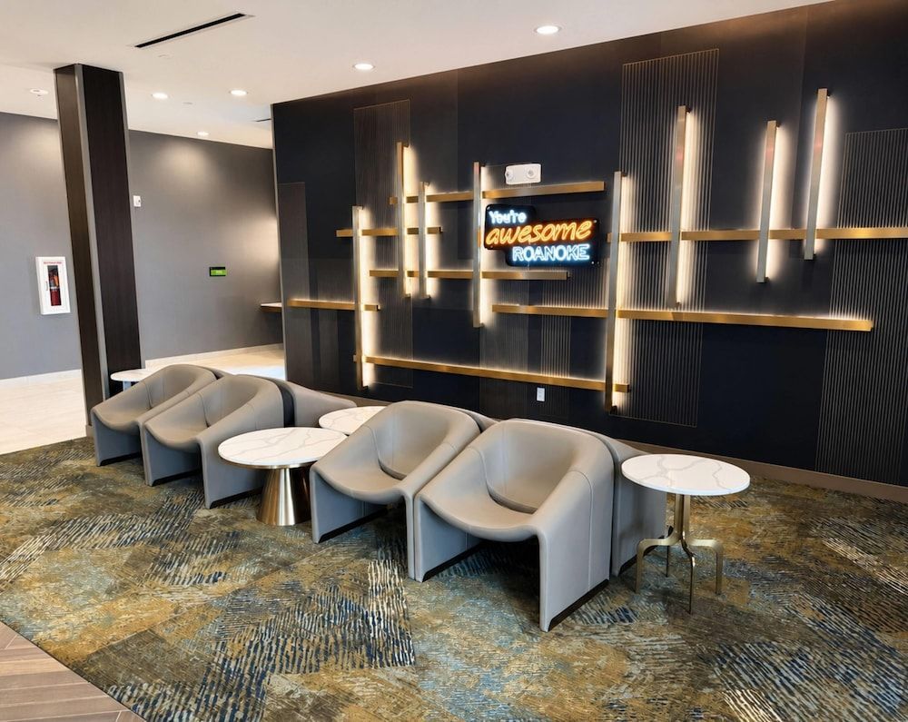 La Quinta Inn & Suites by Wyndham Roanoke Hollins/I-81 2