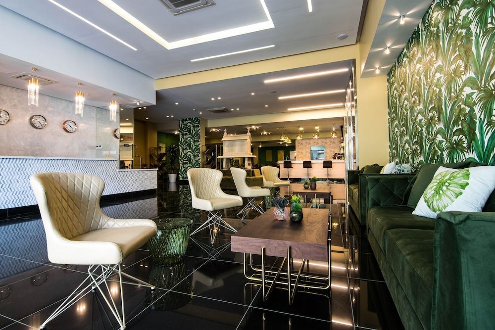 Innfiniti Hotel & Suites 1