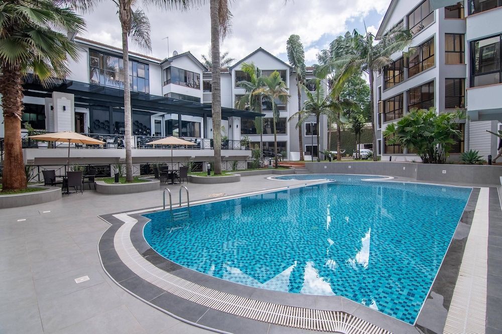 CySuites Apartment Hotel 1