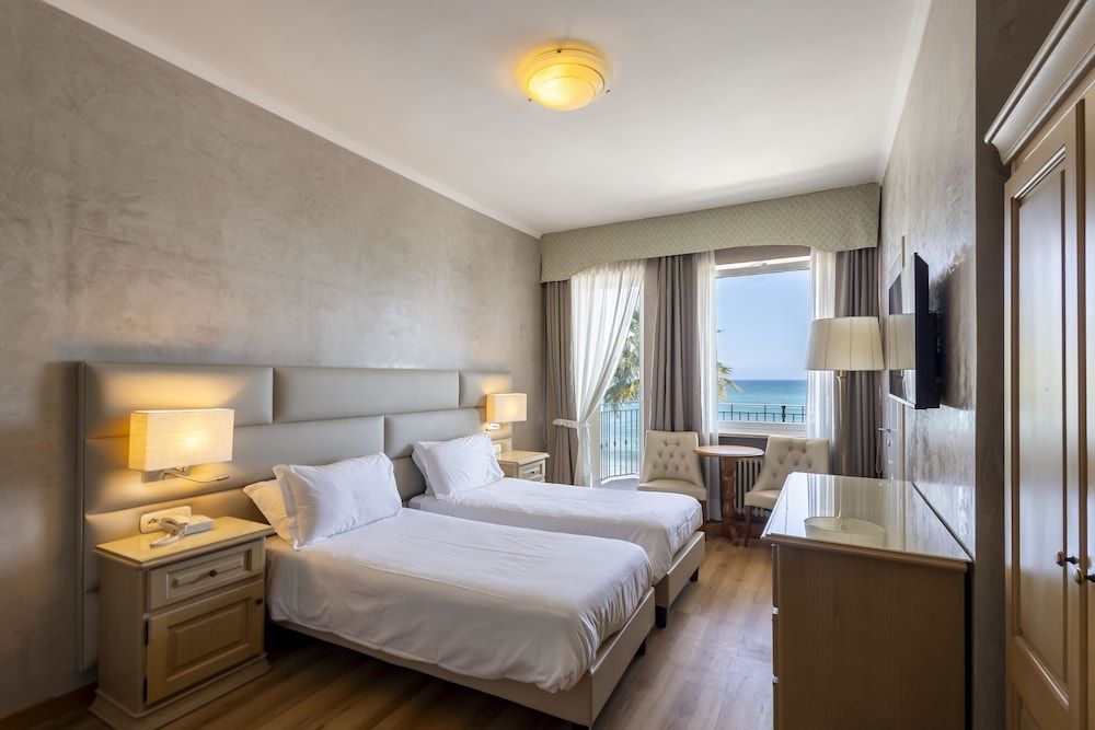 B&B HOTEL Diano Marina Palace 2