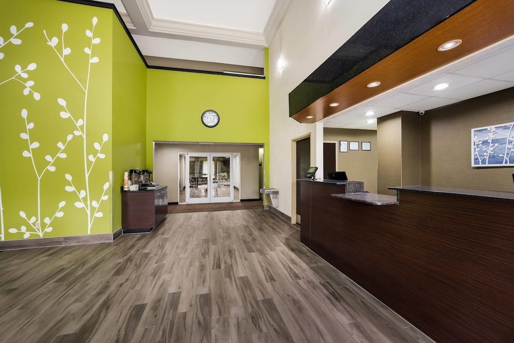 Sleep Inn & Suites Valdosta Mall Area 2