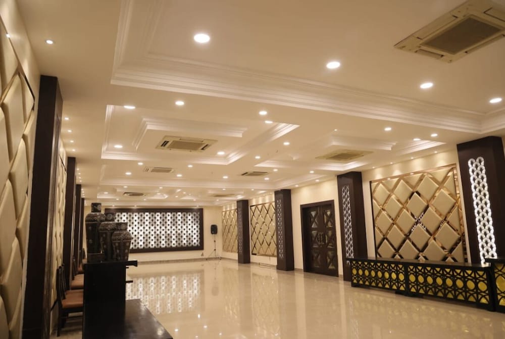 The Grand Siddharth Hotel 2