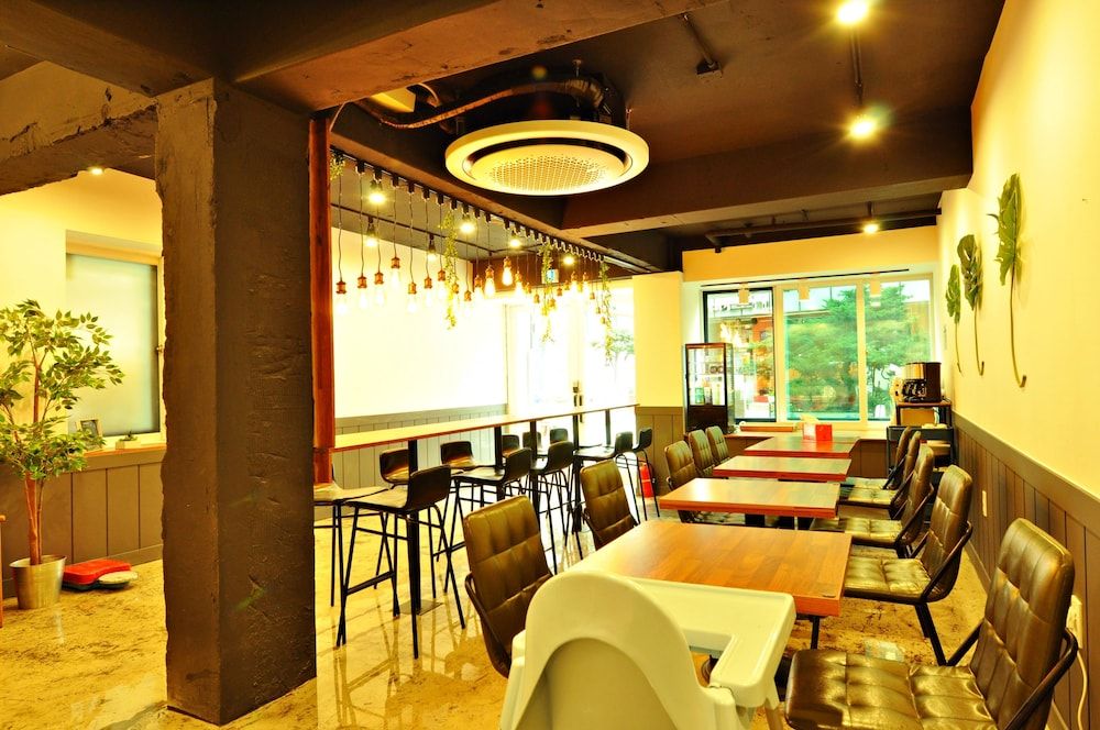 OYO Rooftop Hostel 2
