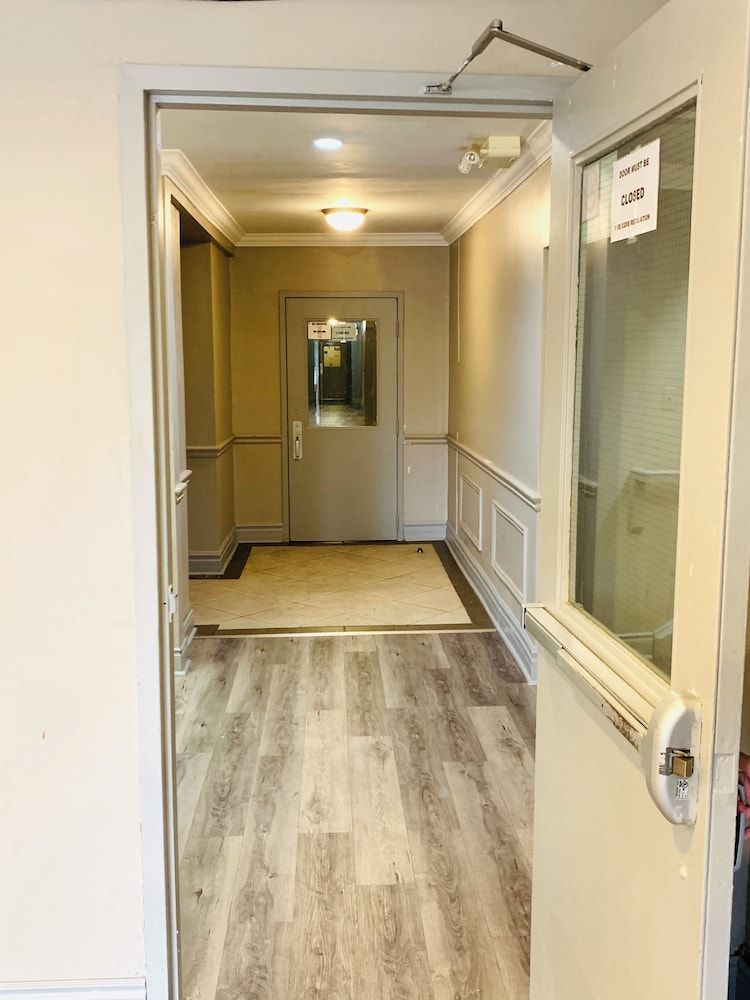 London Residency Inn 2