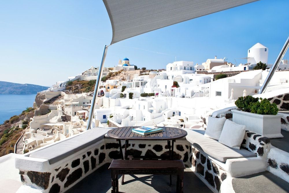 Alexander's Suites 2