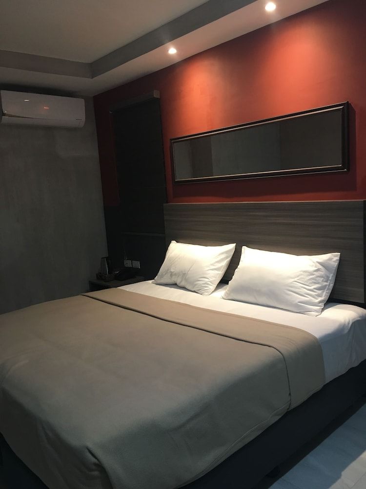 Express Inn - Osmeña 1
