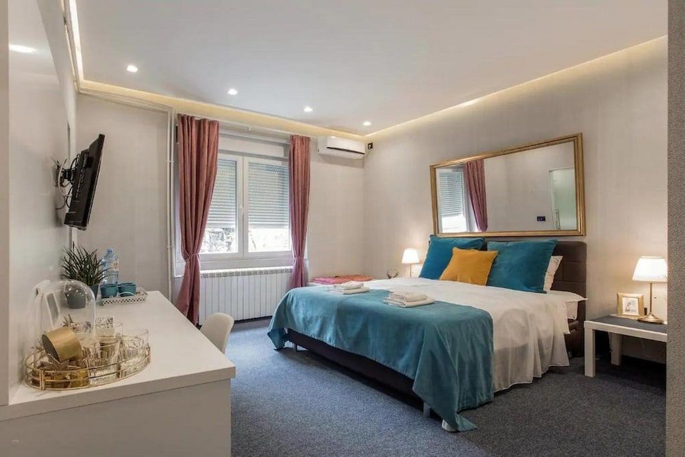 Central Business Apartment 1