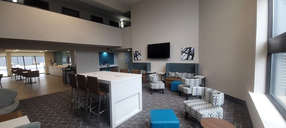 Clarion Pointe OKC Airport 2