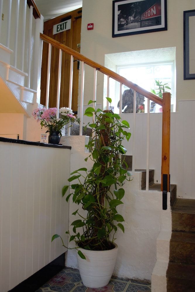 Lowbyer Manor Country House 2