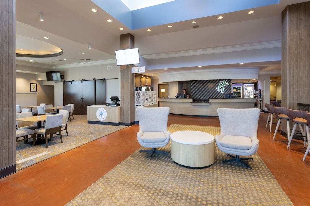 Holiday Inn & Suites MAPLE GROVE NW MPLS-ARBOR LKS by IHG 2