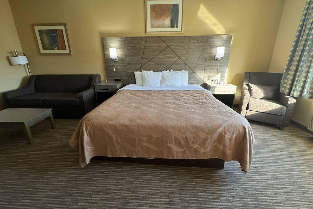 Quality Inn Forsyth Decatur 1