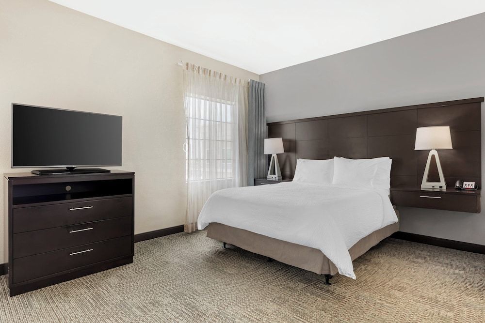 Staybridge Suites PLANO NORTH - FRISCO by IHG 2