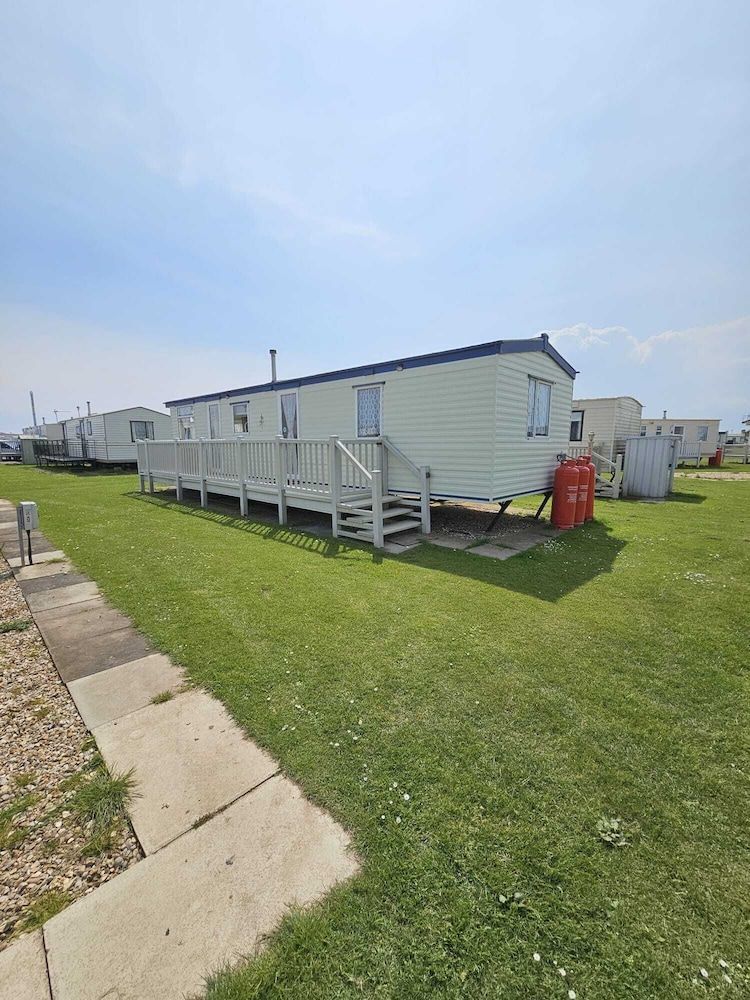 Ingoldmells - Caravan- Sleeps 8 - Seaside - Wi-Fi 1