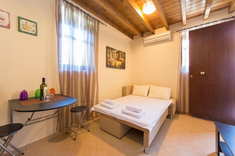 Aglaea Apartment in Rhodes Old Town 2
