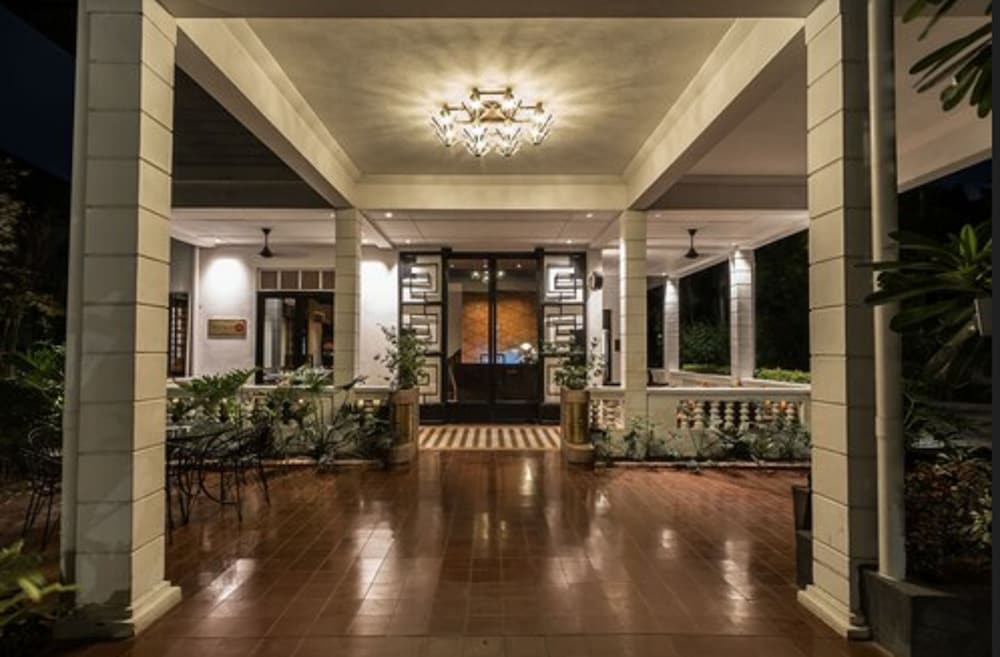 The Henry Hotel Manila 2