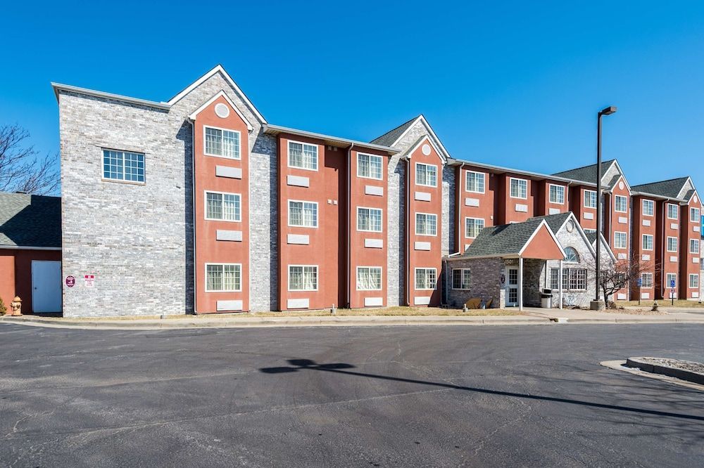 Motel 6 Olathe, KS 1