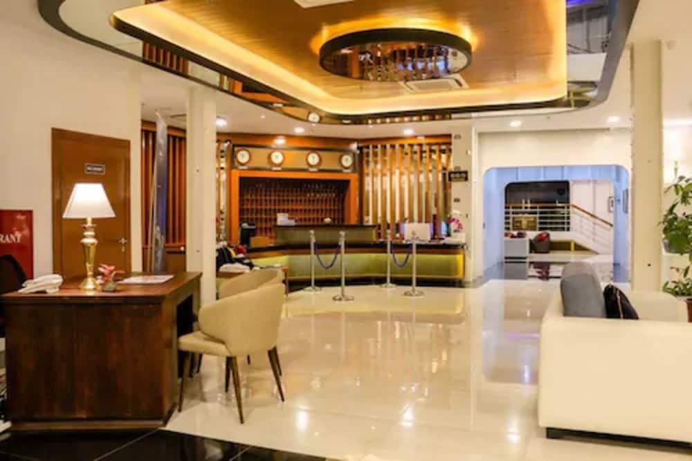 Doulos Phos The Ship Hotel 2