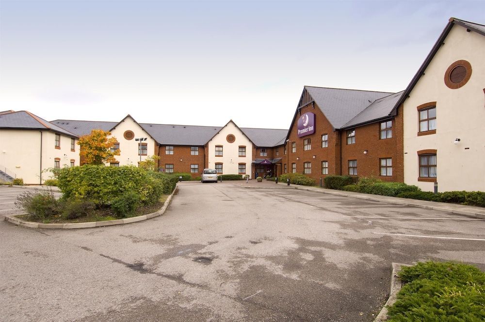 Premier Inn Chester Central - South East 1