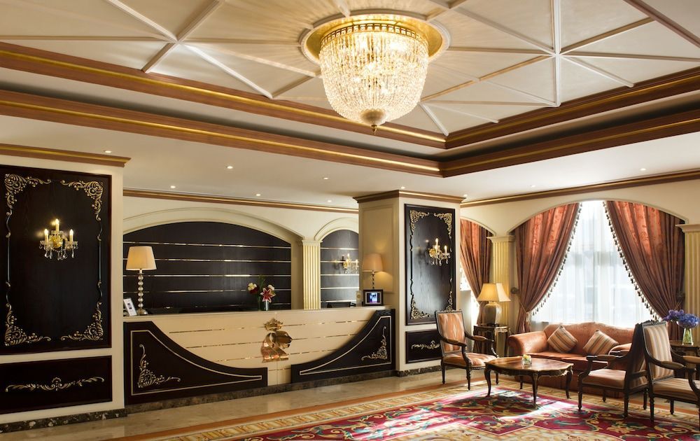 Magnum Hotel & Suites West Bay 2