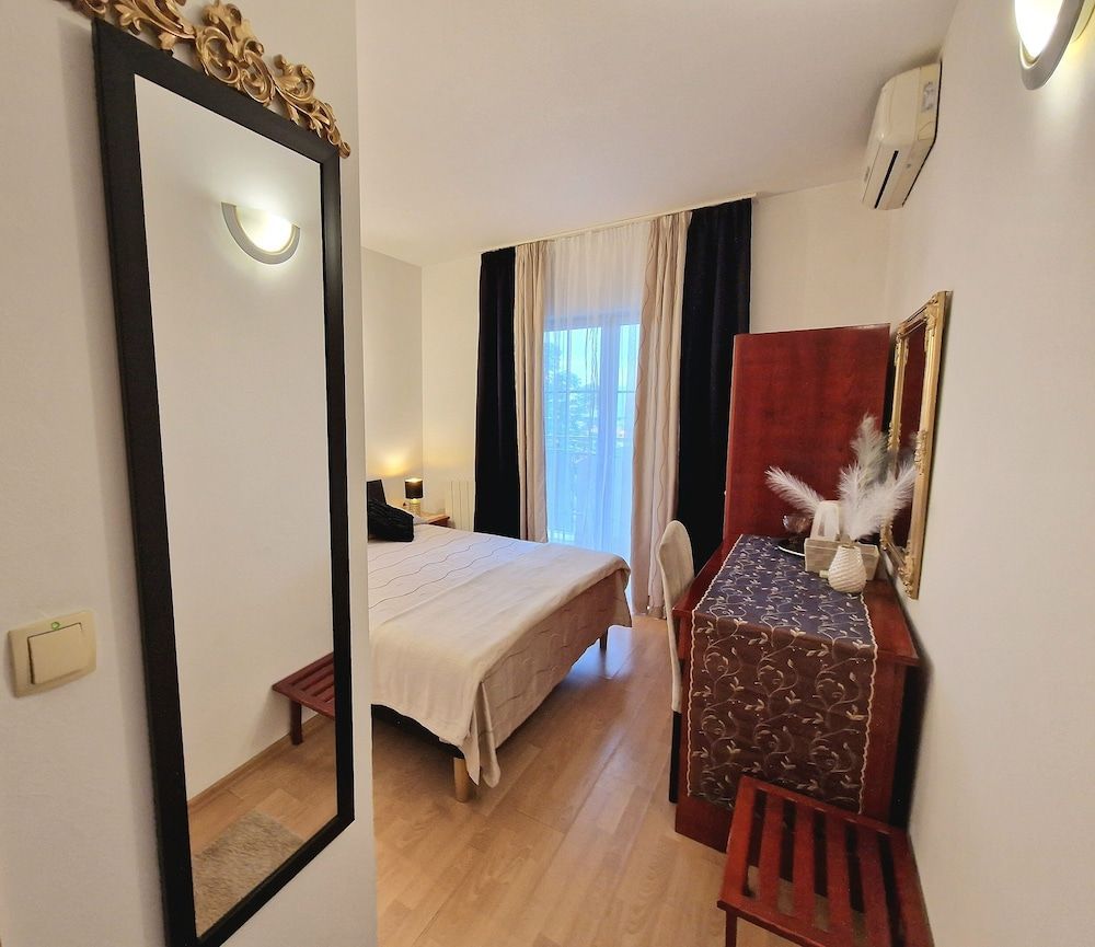 Avalena Rooms 1