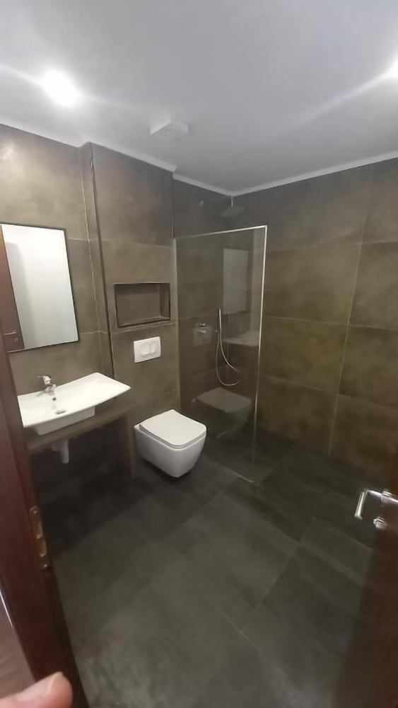 Vladimir Estate 2