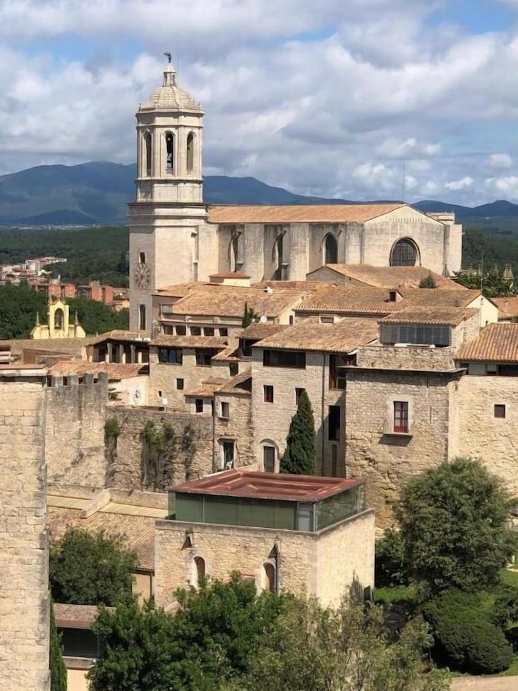 AS Palau dels Alemanys Suites Boutique Monument 1