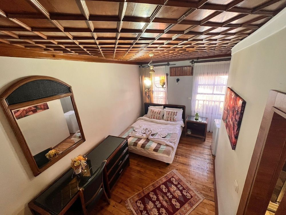 Tarihi Sarı Konak 2