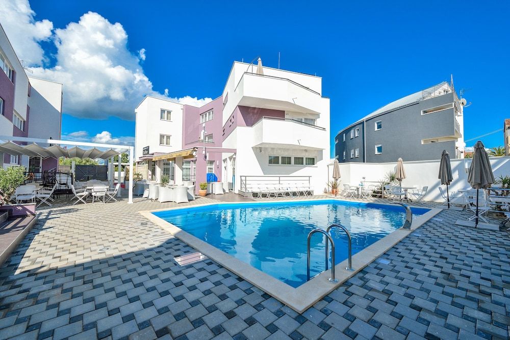 Hotel ZaDaR 1