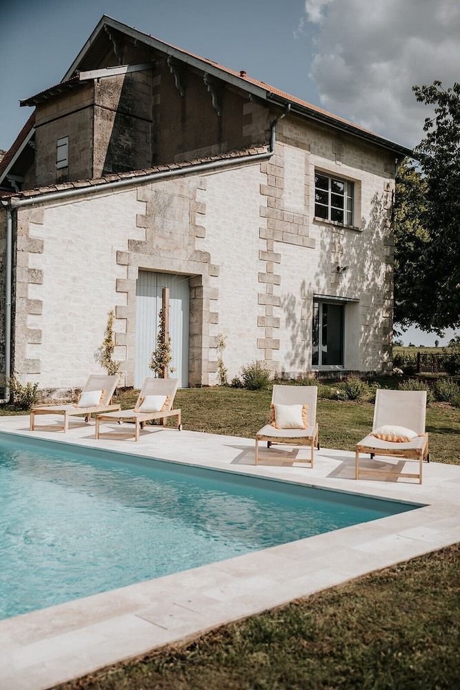 Château La Grande Clotte 1