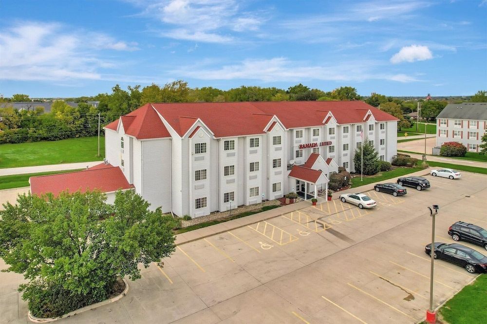 Ramada Limited Bloomington IL I-74/I-55 1