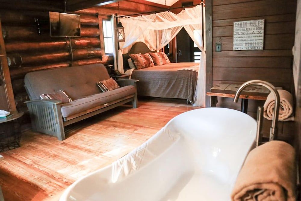 White Pines Lodge 2