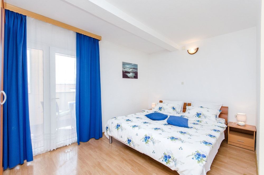 Apartments and Room Napoli 2