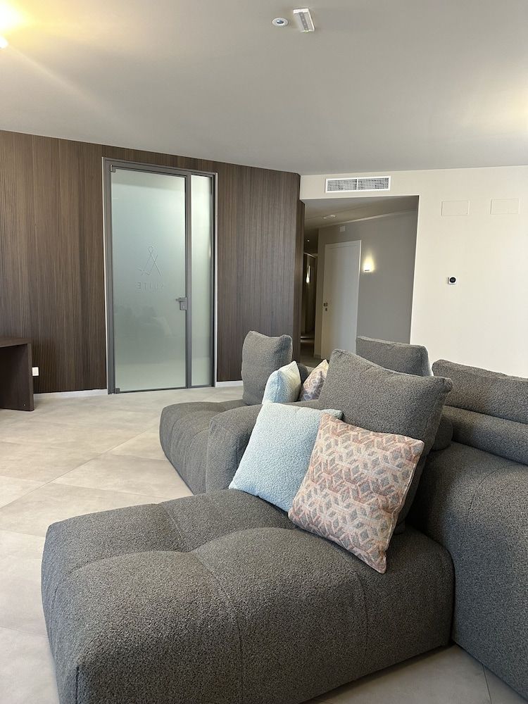 Al Suite 1