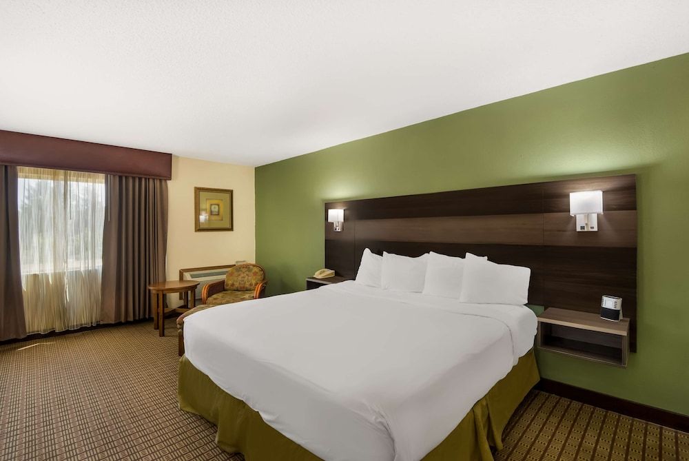 Best Western Prairie Inn & Conference Center 1