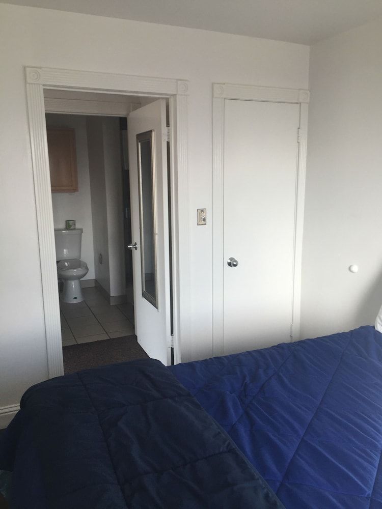 Dolphin Cove Motel 2