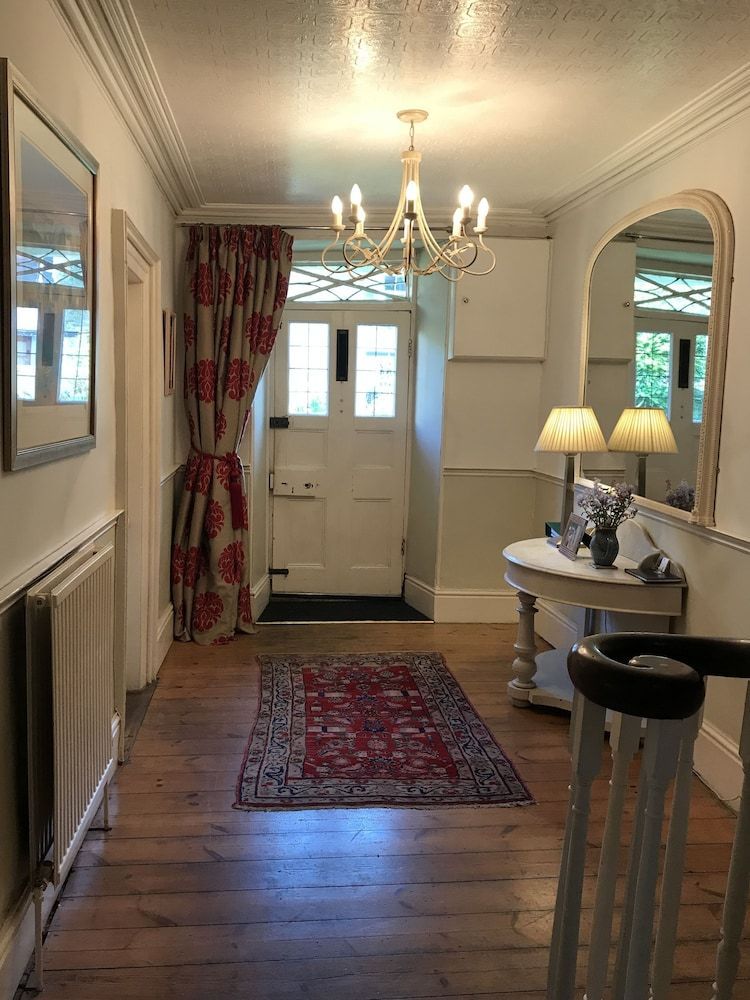 SPRING GARDENS B&B 1