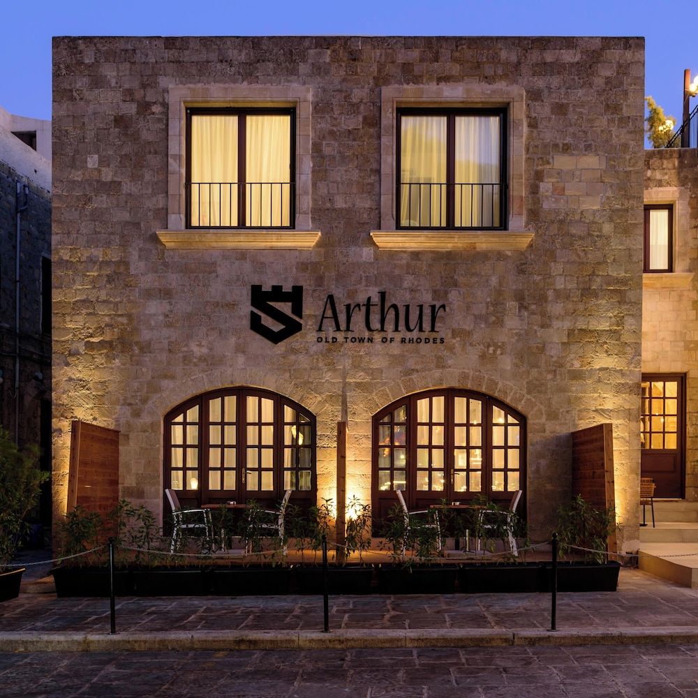 Arthur Suites in Old Town 1