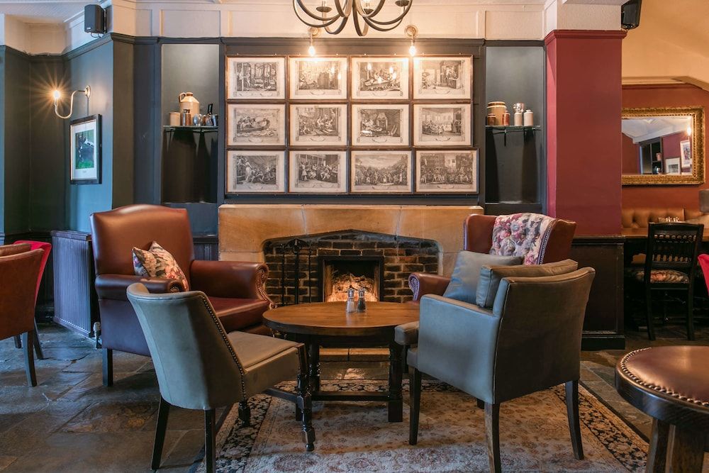 Rose And Crown Hotel 2