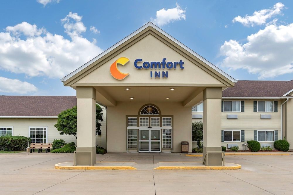 Comfort Inn Dyersville Near the Field of Dreams 1