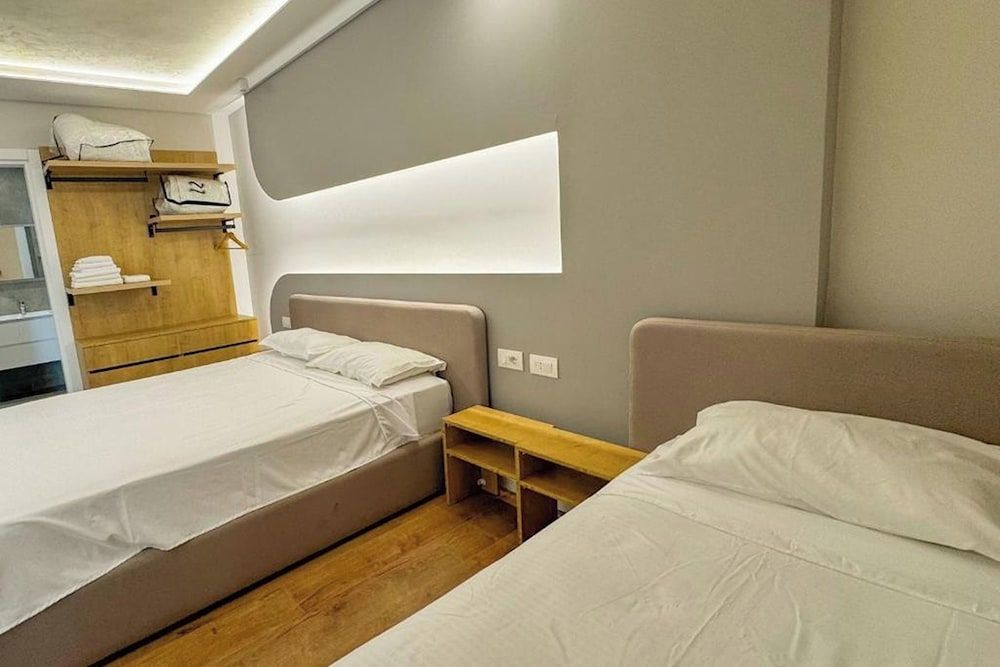 Nice - Durrës - Zena Hotel - Durrës
