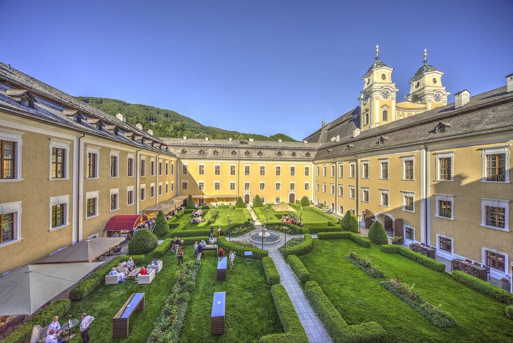 Schlosshotel Mondsee 1
