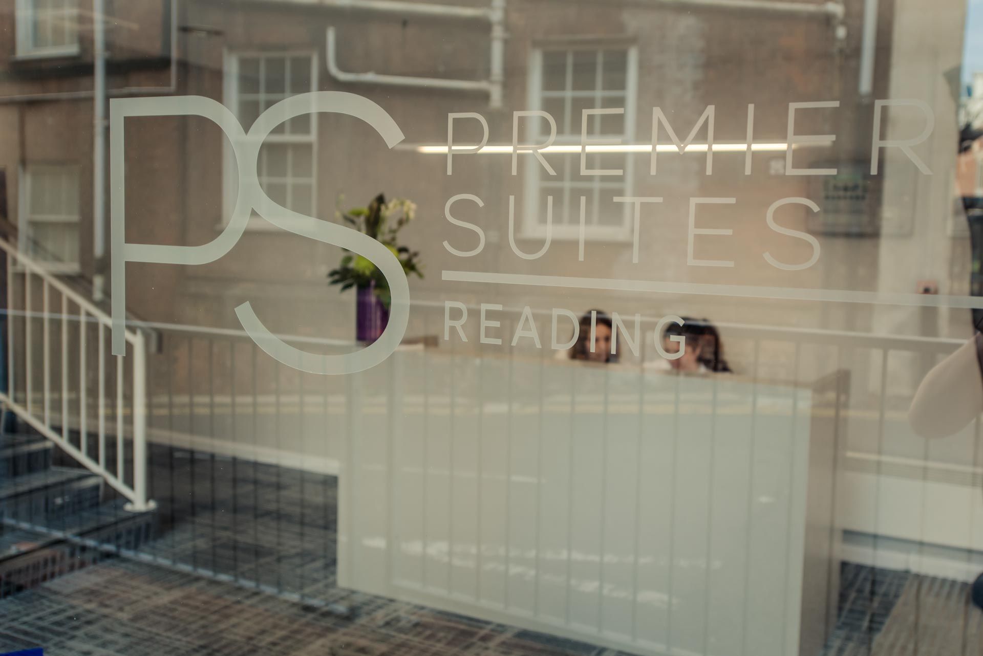PREMIER SUITES Reading 1