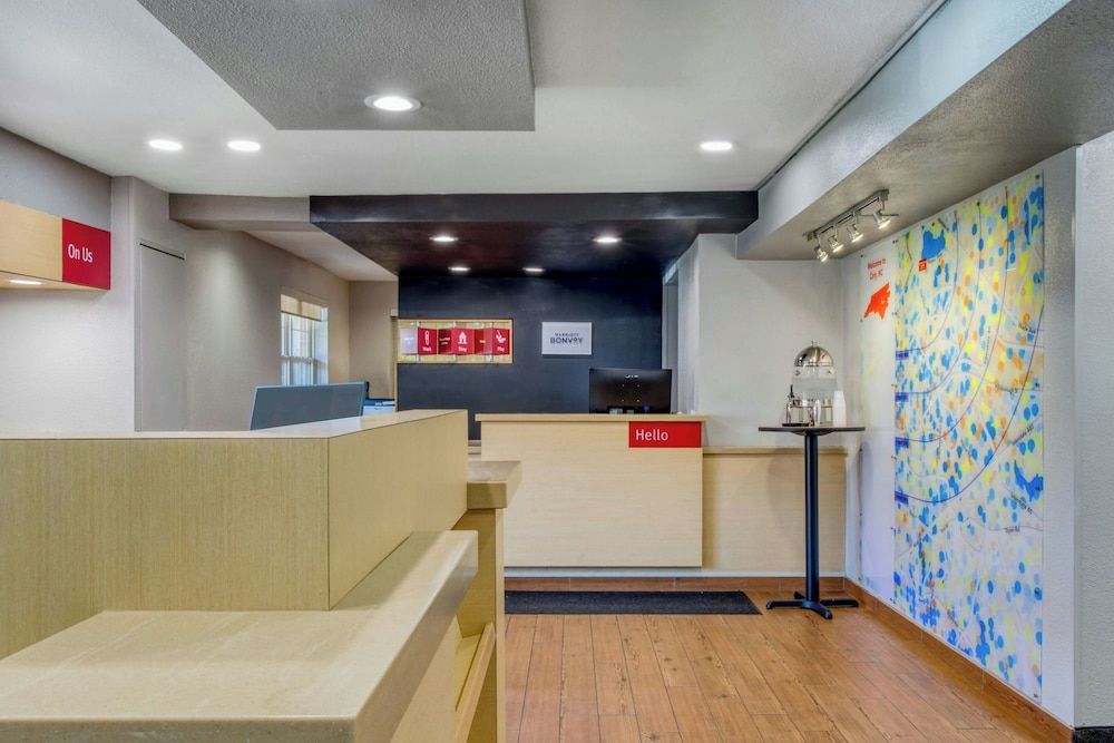 TownePlace Suites Raleigh Cary/Weston Parkway 2
