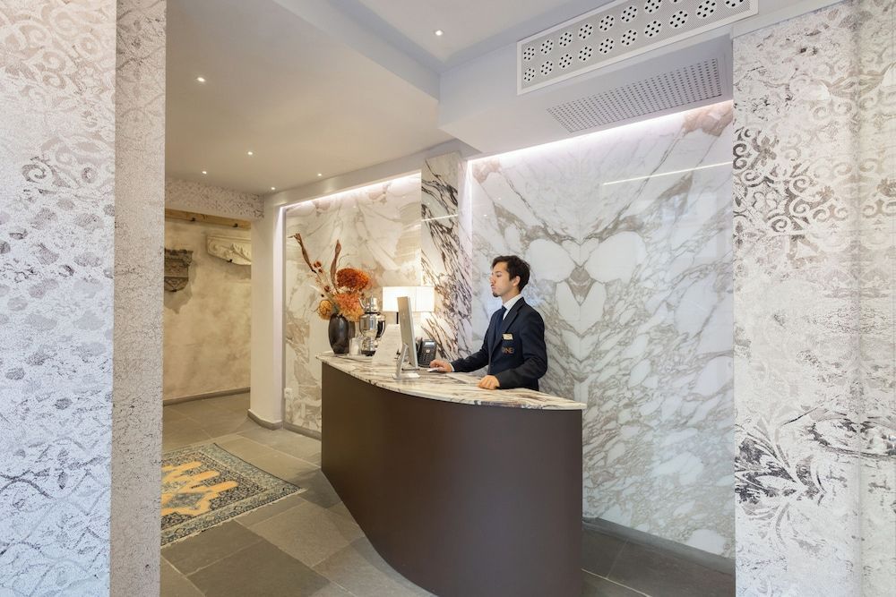 Donati Luxury Tower Suites 2