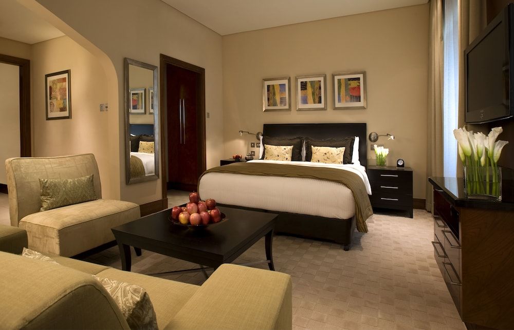 Shangri-La Hotel Apartments Qaryat Al Beri 2