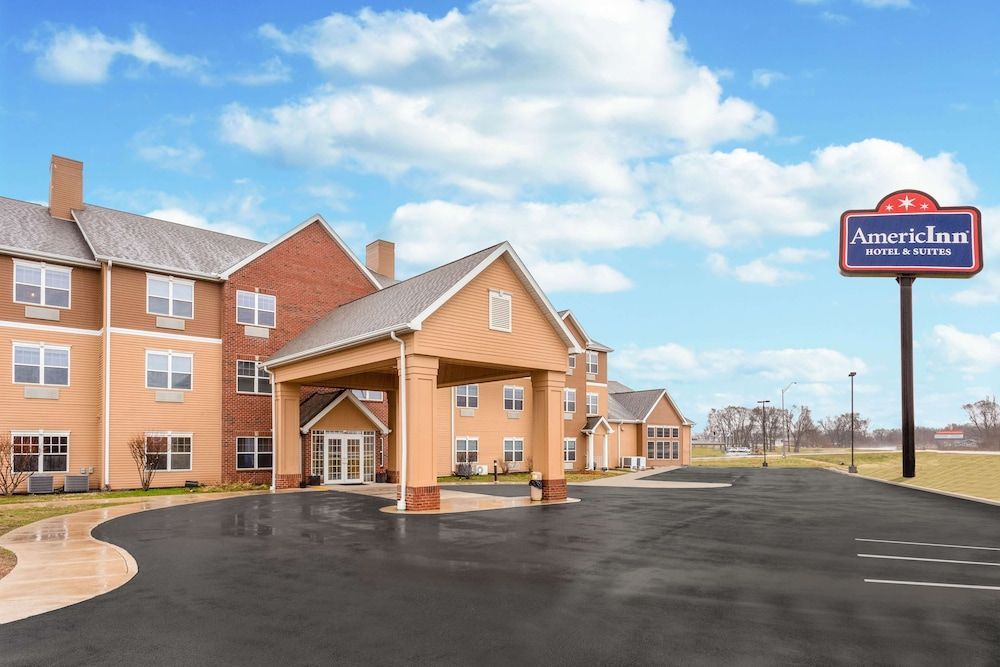 AmericInn by Wyndham Fulton Clinton 1