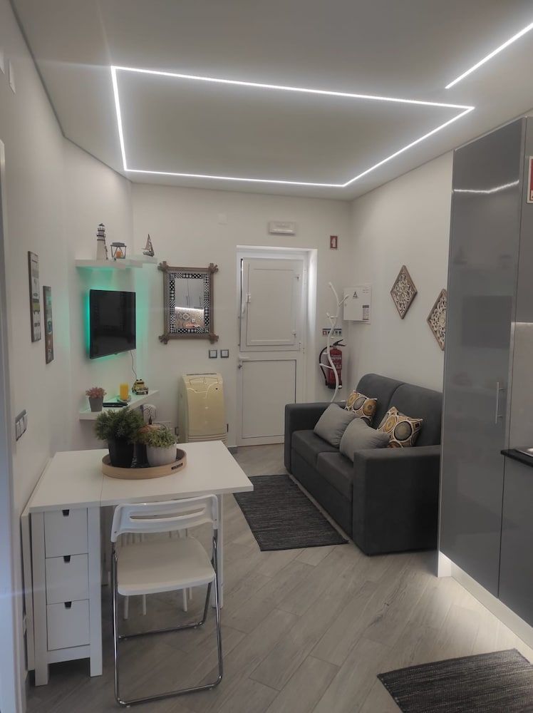 Light Wave Nazare Suite 50m Beach 2